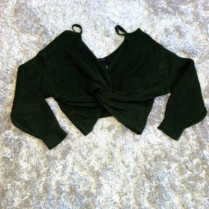 Zaful dark green crop top sweater twist in front